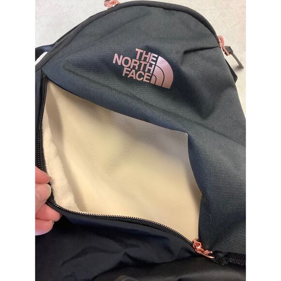 The North Face One Size Women's Black Isabella Sling Bag Crossbody L27-14 - Picture 6 of 7